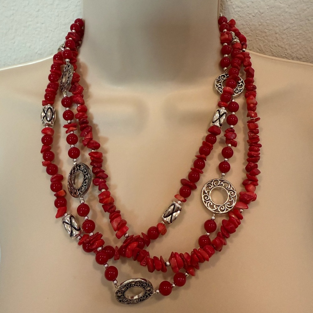 NWOT Premier Designs vibrant “Firecracker” necklace with extender